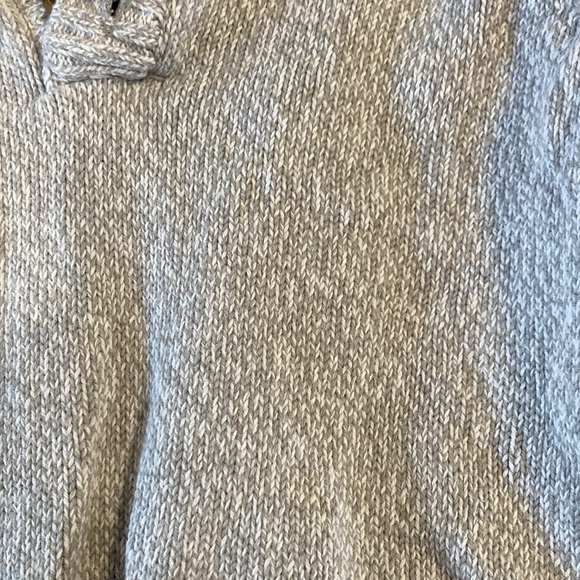 Carter’s Pullover - Picture 3 of 6
